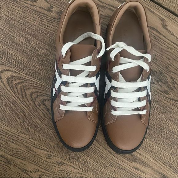 NEW BURBERRY sneakers 🌟size 39/9US - Picture 8 of 13